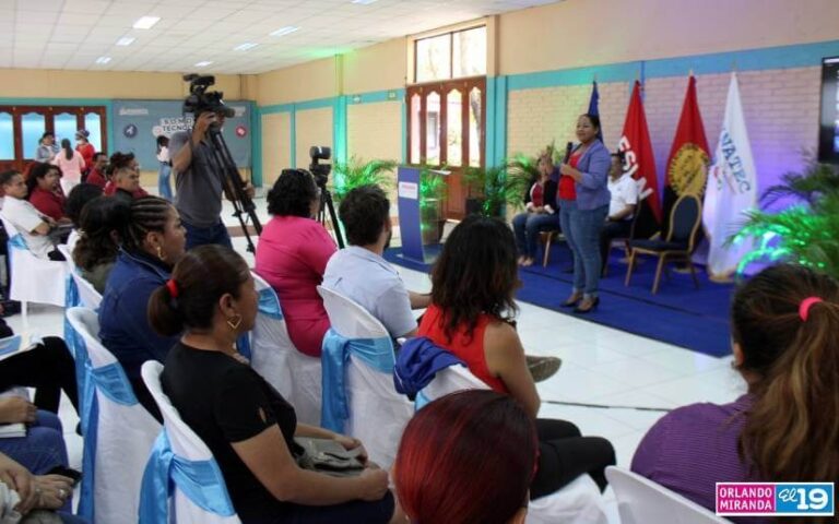 Más de 6 mil maestros participan en capacitación del programa “Luz y Verdad, Aprender para Prosperar”