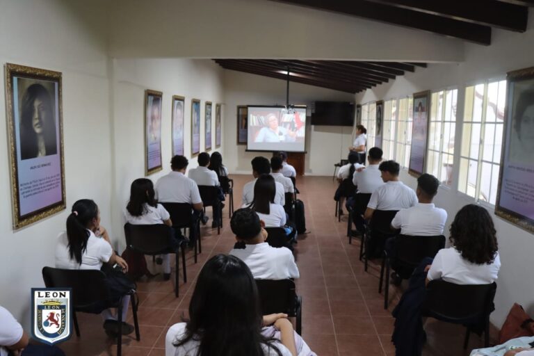 Una sala virtual es inaugurada en el Museo de la Revolución en León
