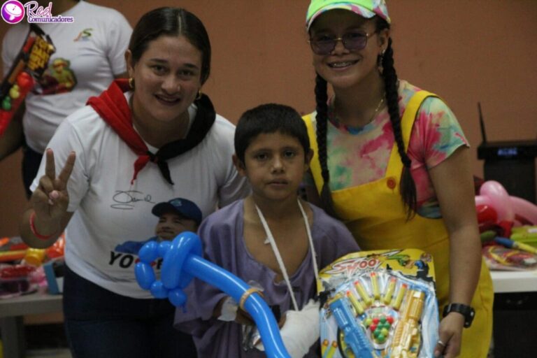 Niños hospitalizados de León reciben alegría de parte de la Promotoría Solidaria
