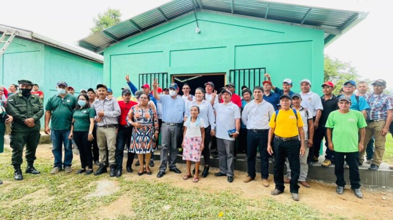 Titular del MEFCCA se reúne con productores en la Costa Caribe