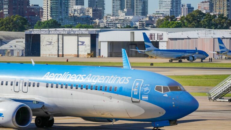 Pasajeros se han visto afectados por el paro de 24 del sector aeronáutico de Argentina