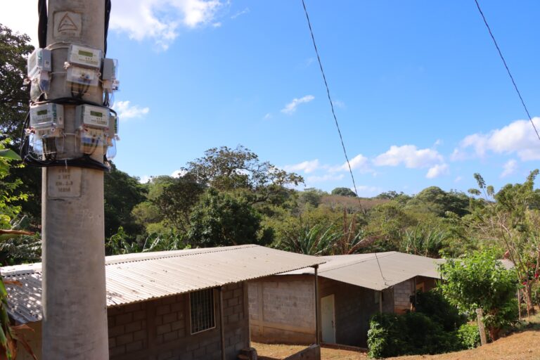 Inauguran proyecto de electrificación en Nueva Segovia