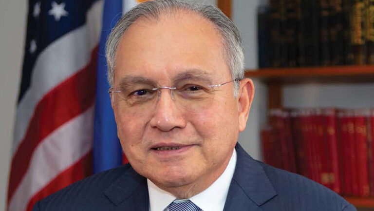 China llama a embajador de Filipinas en EEUU a no ser portavoz de otras naciones