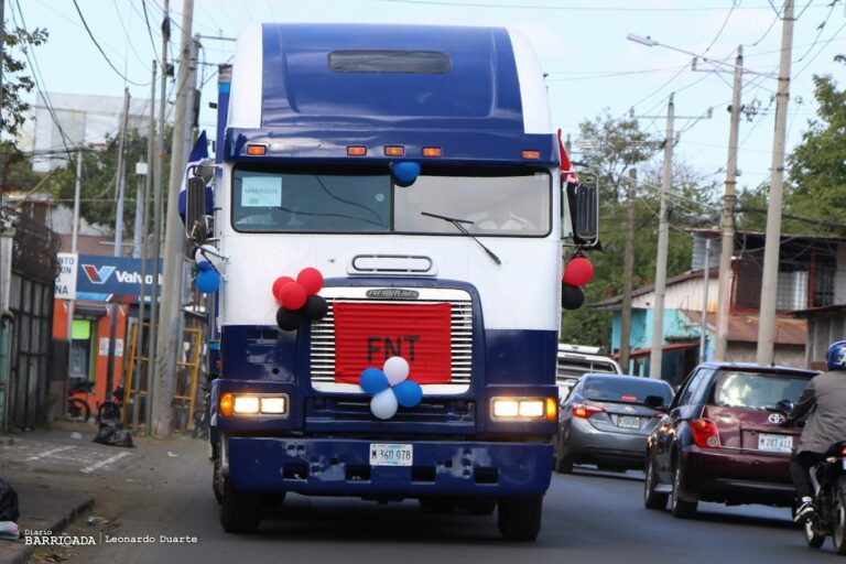 MINSA entrega clínicas móviles para 5 departamentos del país