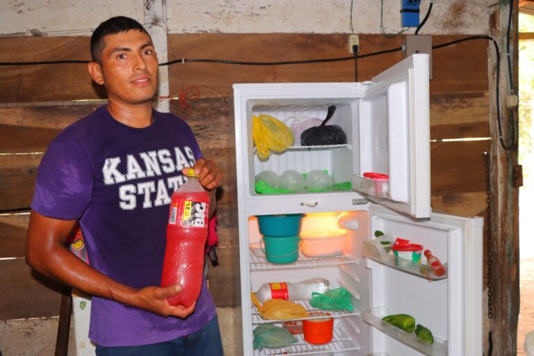 Inauguran energía eléctrica en 15 viviendas de una comunidad en San Ramón