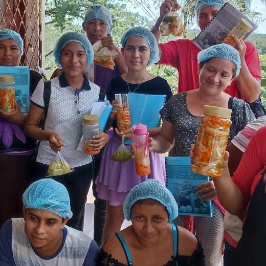 Realizan curso sobre elaboración de chileros