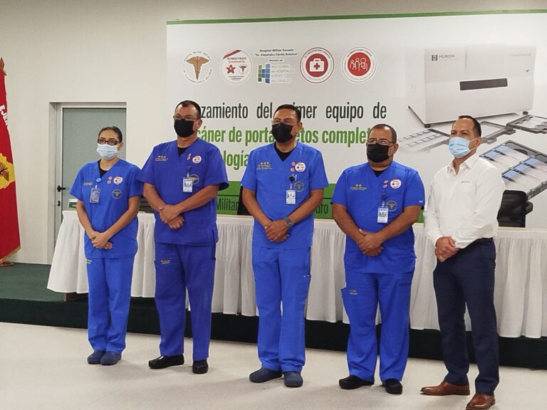 Hospital Militar con nuevo equipo de patología digital