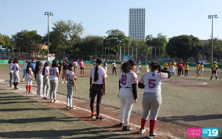 Realizan Torneo Relámpago de Béisbol Femenino