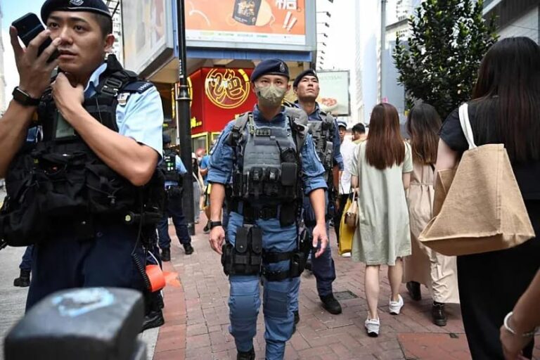 Encuentran cadáveres de bebés en una botella