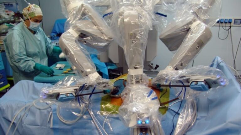 Cirujanos italianos realizan su primer trasplante de hígado con técnica robótica