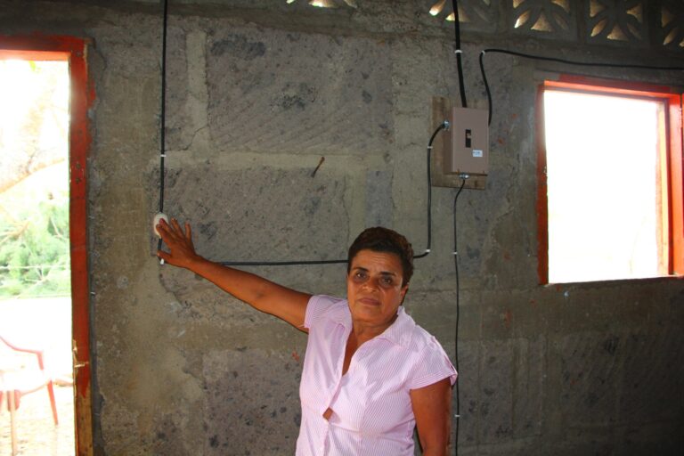 Electrifican la comunidad “El Paraisito 1” en Murra