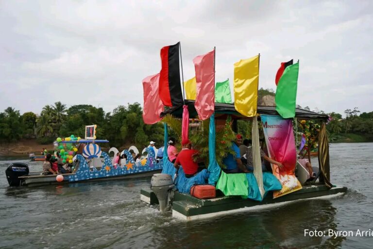Con éxito finaliza Carnaval Acuático en El Rama
