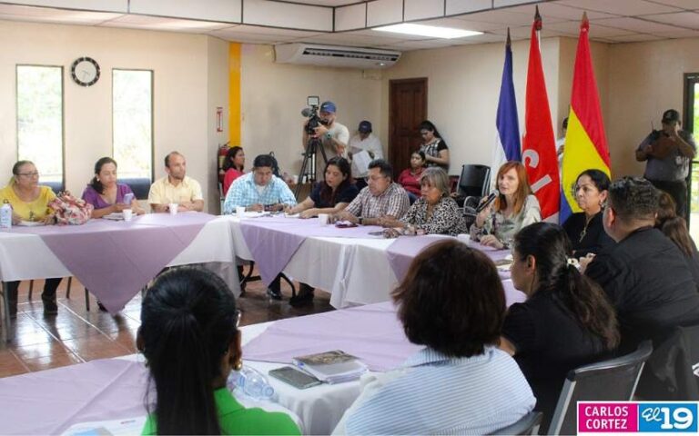 Realizan taller sobre estimulación sensorial para la niñez