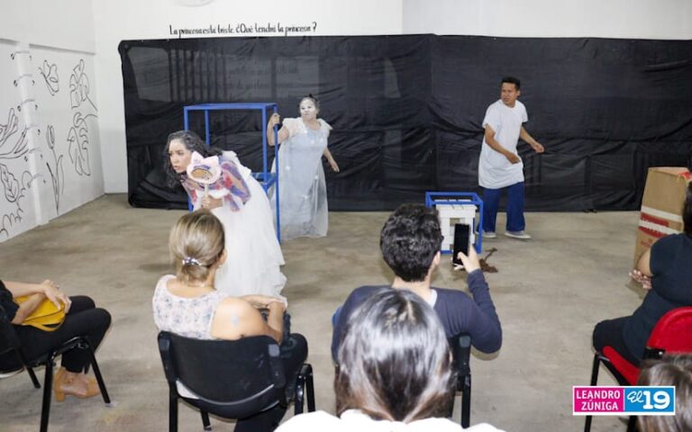 Presentan obra “La Canción del Espacio” en el Día del Teatro