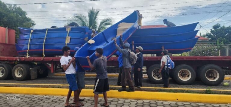 Pescadores de la Costa Caribe Sur reciben bonos