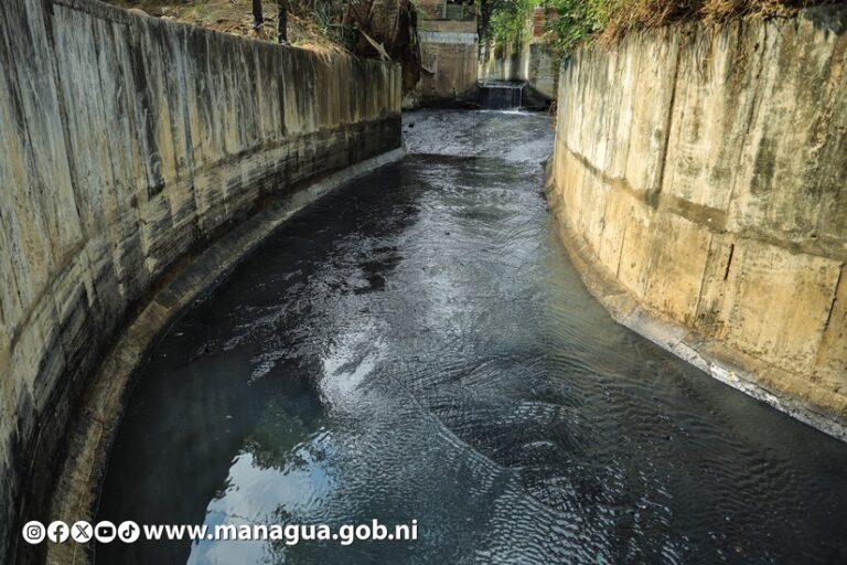 Continúan labores de limpieza en los cauces de Managua