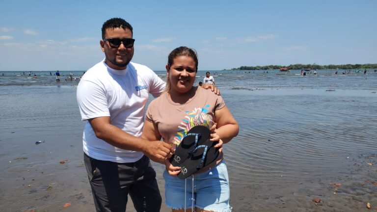 Ola veranera llega al Malecón de Granada