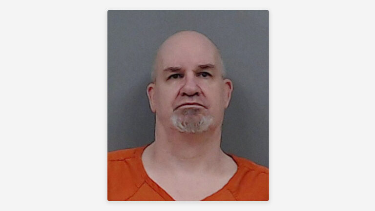 Sujeto suplanta la identidad de una persona durante 30 años