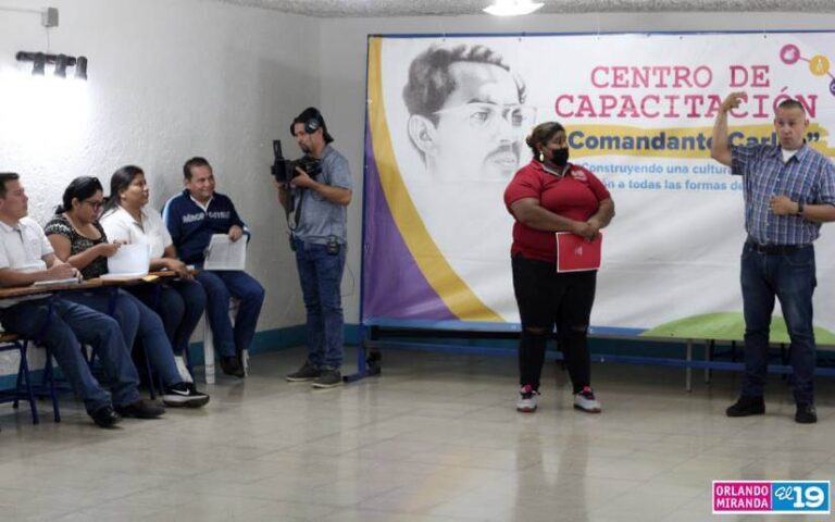 INATEC capacita a servidores públicos sobre lenguaje de señas