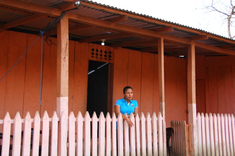 Inauguran energía eléctrica en una comunidad de San José de los Remates