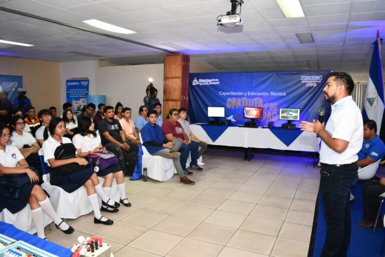 ¡Celebramos el Día de la Ciencia y Tecnología con un panel sobre Inteligencia Artificial!