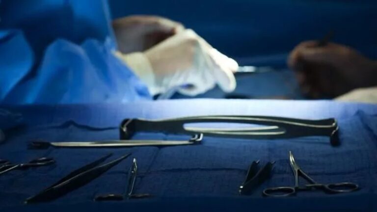 Se somete a cirugía para alargarse el pene y todo sale mal