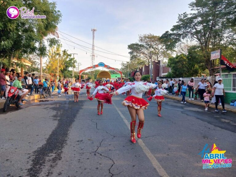 Con festivales de comparsas y bandas celebran la Cruzada Nacional de Alfabetización