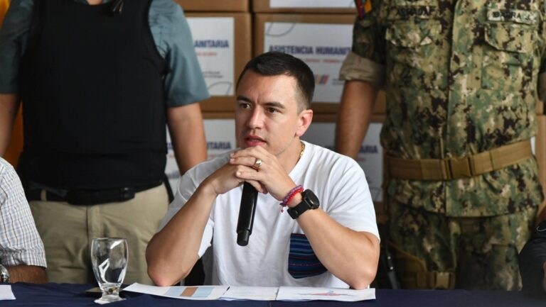 Presidente de Ecuador dijo que unos tacos y un ceviche solucionaran la situación con México