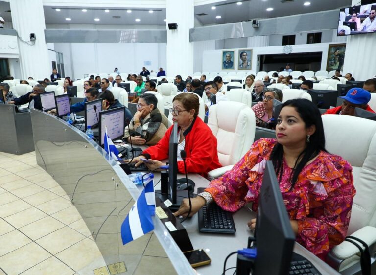 Ratifican el nombramiento de 2 miembros propietarios del Tribunal Aduanero