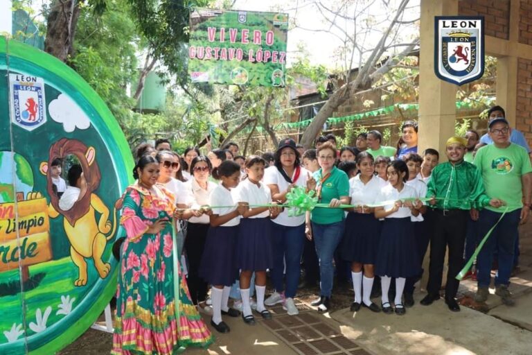 Inauguran el Vivero Gustavo López en León