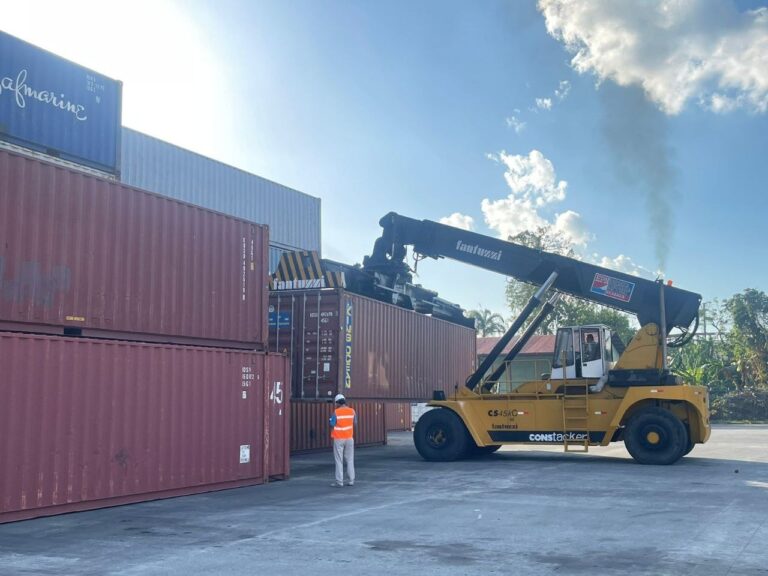 Puertos Comerciales atienden 14 buques internacionales