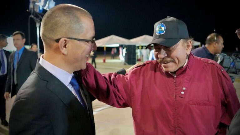 Presidente de Nicaragua Daniel Ortega llega a Venezuela
