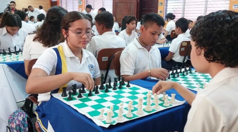 Más de 200 estudiantes participan en el Festival Departamental de Ajedrez en Managua
