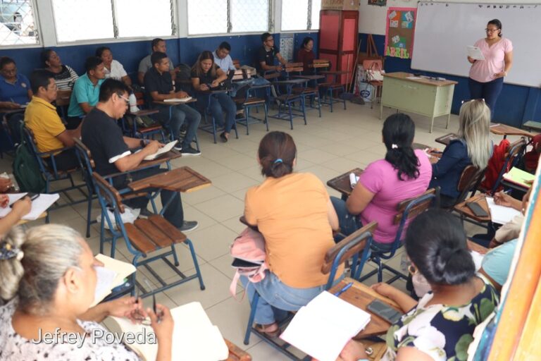 Realizan IV Encuentro Pedagógico Docente