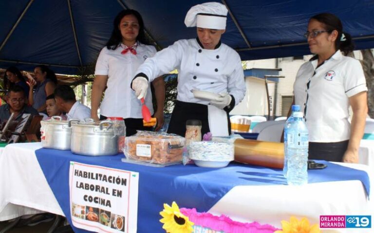 MINED realiza feria dirigida a estudiantes de escuelas especiales