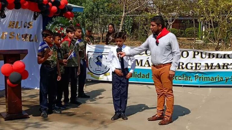 Comunidad Educativa de Valles de Sandino rinde homenaje al comandante Tomás Borge