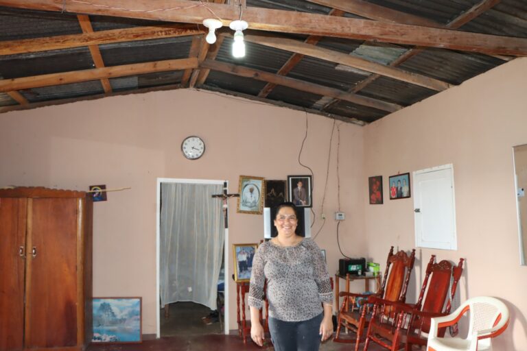 Garantizan la energía eléctrica a una comunidad de Jalapa