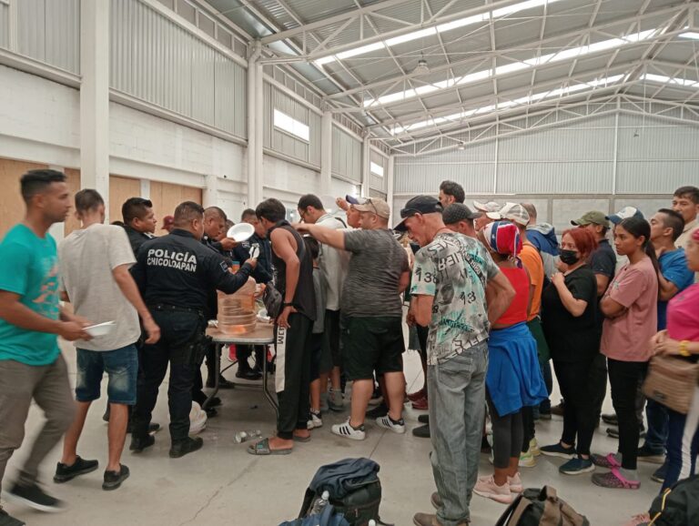 Rescatan en México a más de 200 migrantes