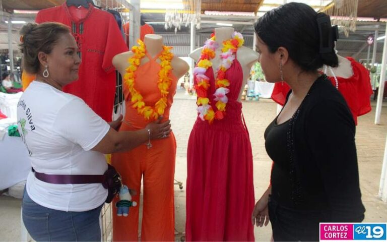 Familias capitalinas disfrutan de su fin de semana en el Parque de Ferias