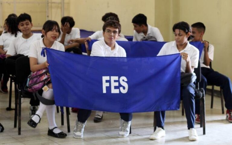 Instituto Rigoberto López Pérez escenario de evento en honor al Día de la Dignidad Nacional