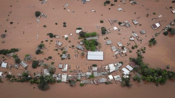 Lula pide al Congreso agilizar ayuda para ciudad afectada por las lluvias
