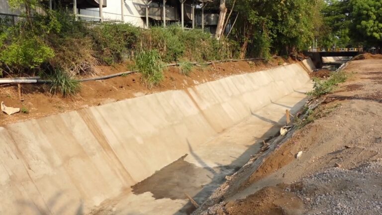 Continúa ejecución de obras de revestimiento en el cauce de Masaya