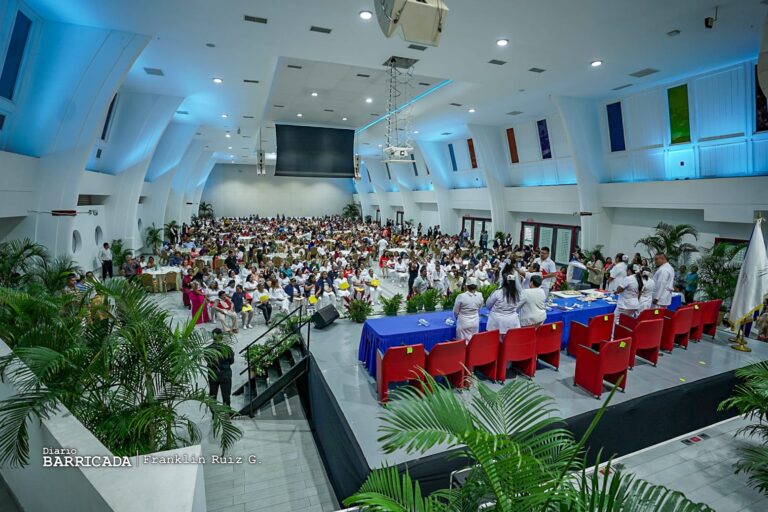 Entregan reconocimiento en celebración al Día Internacional de las Enfermeras 