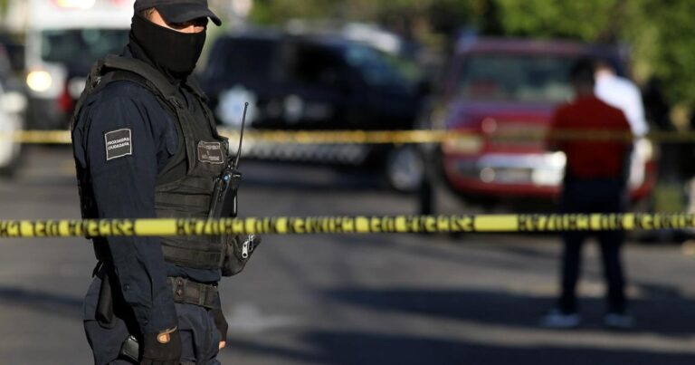 Mueren 10 personas durante enfrentamiento armado en México