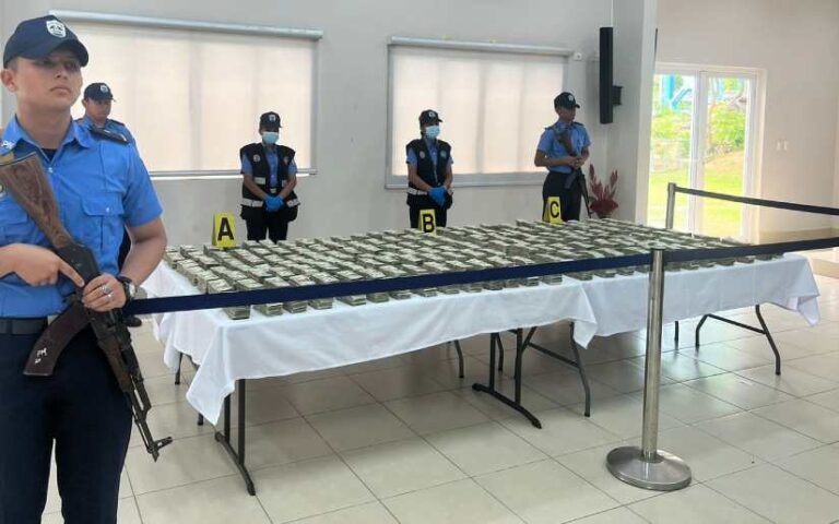 Policía Nacional incauta un millón 500 mil dólares estadounidenses