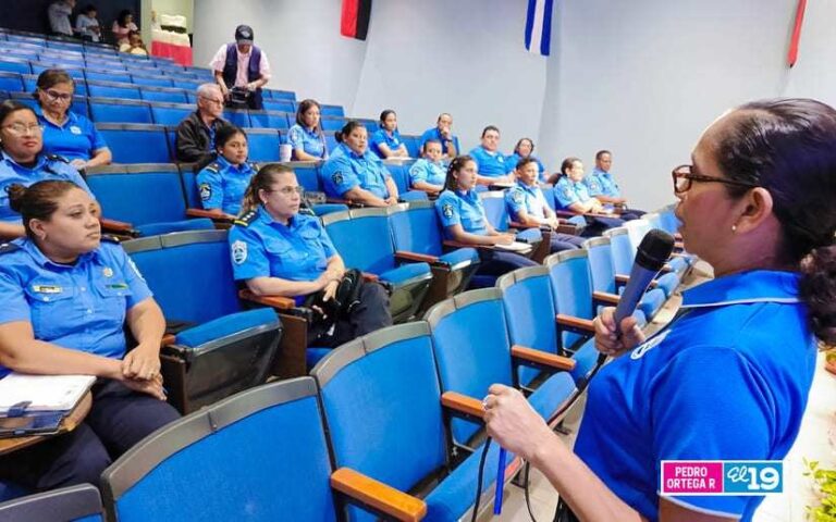 Cartilla “Viviendo en Armonía” es presentada a los trabajadores del MINT