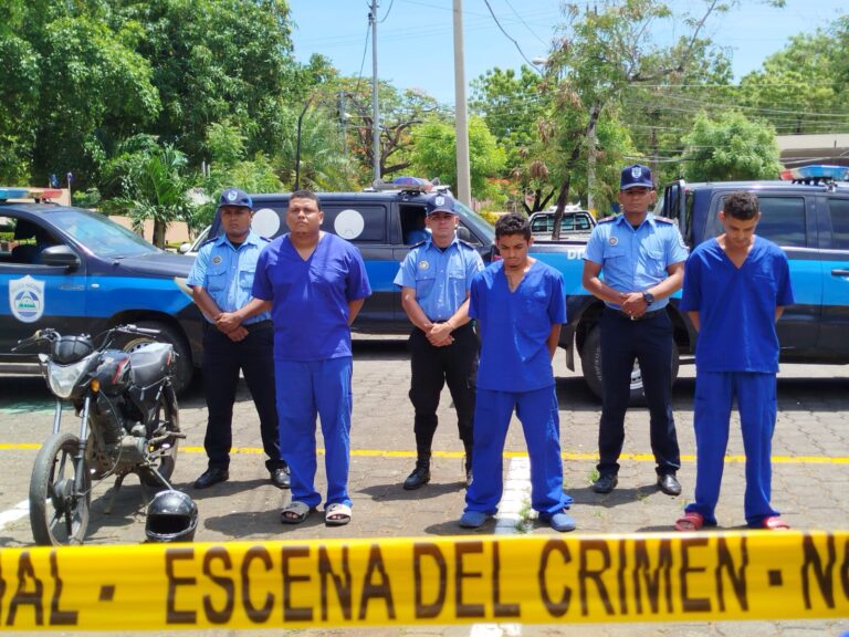 Capturan a 3 sujetos que asaltaban a mujeres en Managua