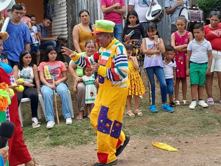 Realizan Tardeada Infantil en el barrio Jorge Salazar