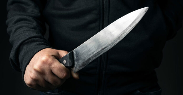 Apuñala a su pareja porque no lo felicitó por su cumpleaños