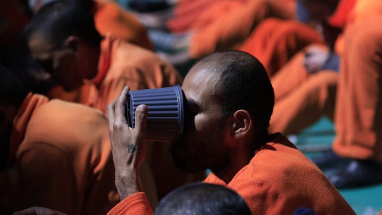 Más de 12 mil 600 presos en Ecuador sin poder comer